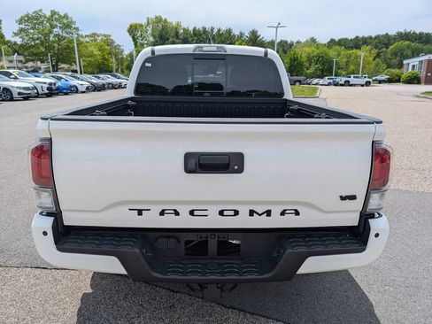 Used 2023 Toyota Tacoma TRD Sport w/ Technology Package AWD/4WD image 4