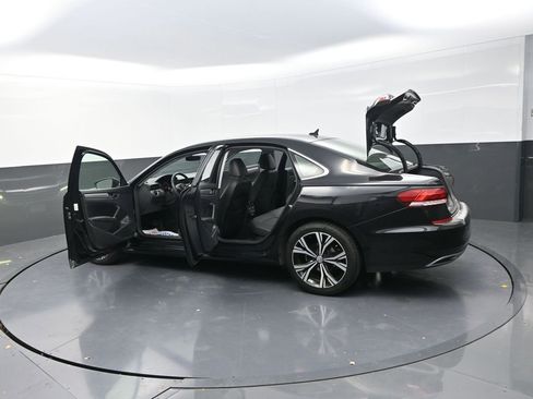 Used 2022 Volkswagen Passat 2.0T SE image 34