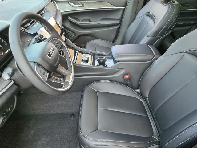New 2027 Jeep Grand Cherokee Limited RWD image 8