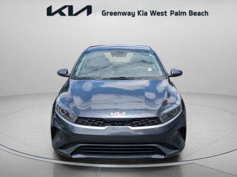 Used 2022 Kia Forte LXS w/ LXS Technology Package image 2