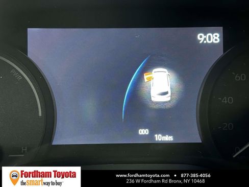 Used 2026 Toyota Sienna LE FWD image 36