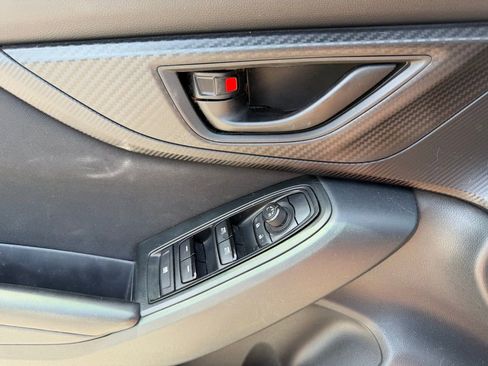 Used 2019 Subaru Crosstrek 2.0i w/ Eyesight System image 31