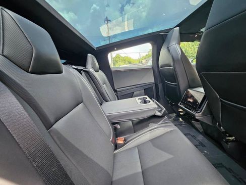 Used 2024 Tesla Cybertruck AWD Crew Cab image 78