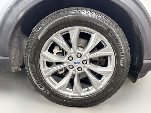 Used 2023 Ford Explorer XLT w/ Equipment Group 202A RWD image 32