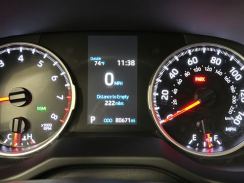 Used 2021 Toyota RAV4 XLE Premium AWD/4WD image 17
