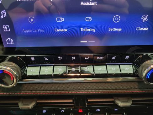 New 2026 Chevrolet Colorado Z71 w/ Technology Package image 12