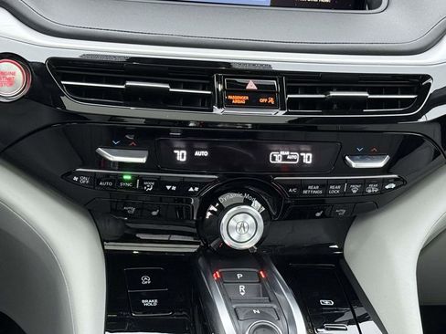 Used 2024 Acura MDX SH-AWD w/ Technology Package image 19