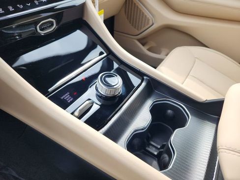 New 2026 Jeep Grand Cherokee Limited w/ Luxury Tech Group II AWD/4WD image 17