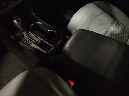 Used 2018 Chevrolet Equinox LS image 26