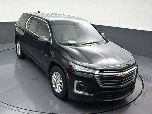 Used 2023 Chevrolet Traverse LS FWD image 21