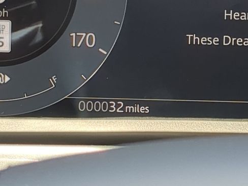 New 2025 Land Rover Range Rover Velar Dynamic SE image 14