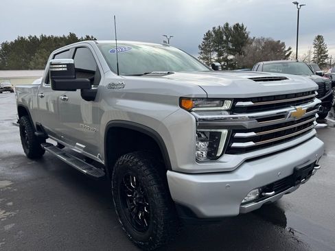 Used 2022 Chevrolet Silverado 2500 High Country w/ Z71 Off-Road Package image 9