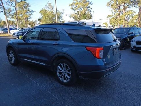 Used 2020 Ford Explorer XLT w/ Equipment Group 202A image 3