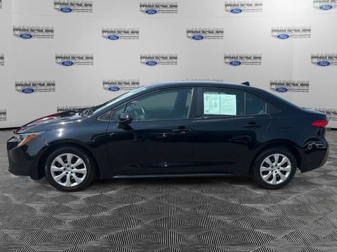 Used 2023 Toyota Corolla LE FWD image 2