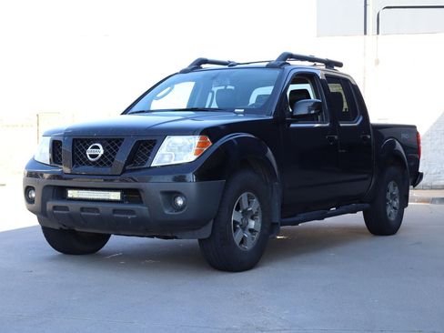 Used 2011 Nissan Frontier PRO-4X w/ Pro-4x Luxury Pkg AWD/4WD image 2