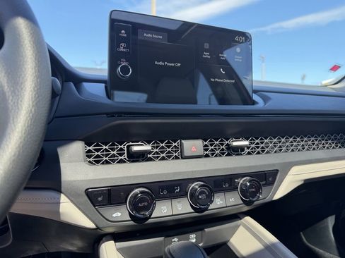 Used 2026 Honda Accord SE image 19