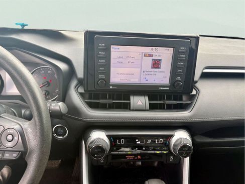 Used 2021 Toyota RAV4 XLE FWD image 14