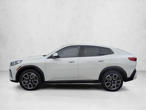 Used 2026 BMW X2 xDrive28i w/ Technology Package AWD/4WD image 5