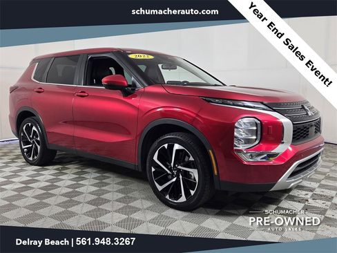 Used 2022 Mitsubishi Outlander SE image 1