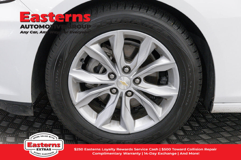 Used 2025 Chevrolet Malibu LT FWD image 32