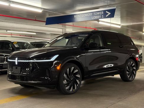 New 2026 Lincoln Nautilus Reserve w/ Jet Appearance Package AWD/4WD image 1