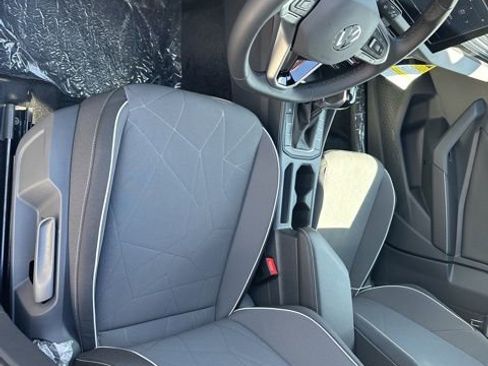 New 2025 Volkswagen Jetta Sport image 9