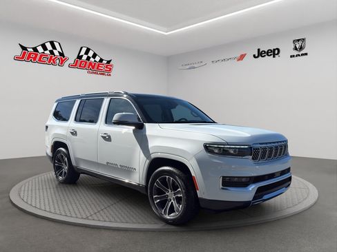Used 2022 Jeep Grand Wagoneer Series I AWD/4WD image 12