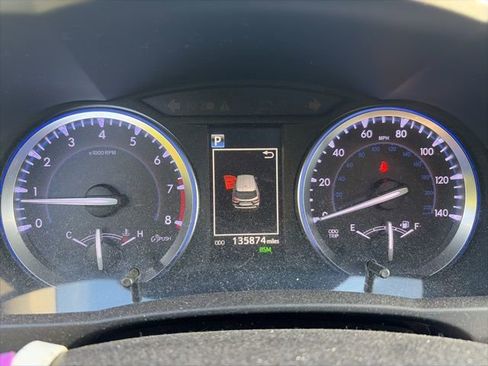 Used 2018 Toyota Highlander XLE AWD/4WD image 1