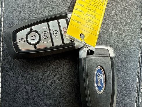 Used 2022 Ford Edge Titanium w/ Equipment Group 301A AWD/4WD image 33