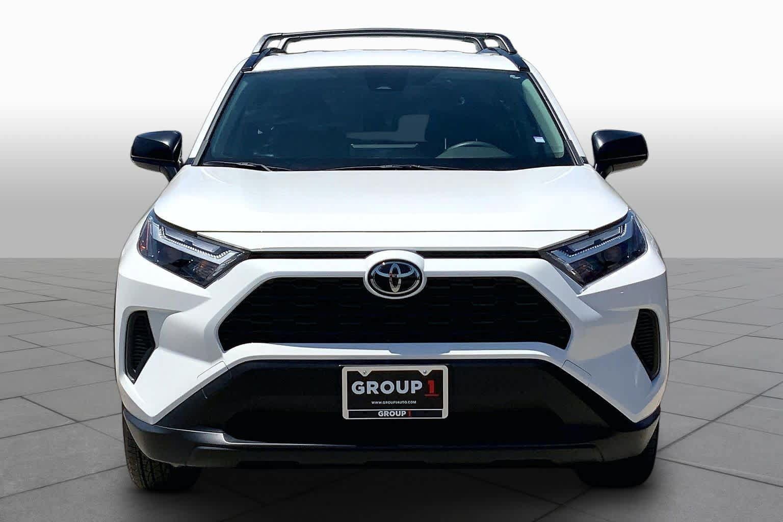 Used 2025 Toyota RAV4 LE AWD/4WD image 4