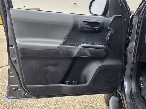 Used 2021 Toyota Tacoma SR w/ SR Convenience Package image 14