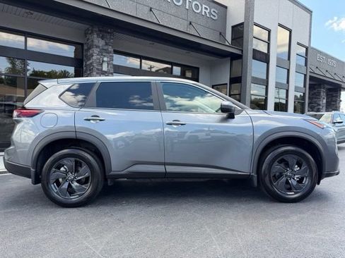 Used 2026 Nissan Rogue SV AWD/4WD image 12