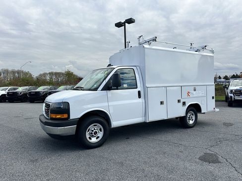 New 2025 GMC Savana 3500 1WT w/ Power Convenience Package image 2