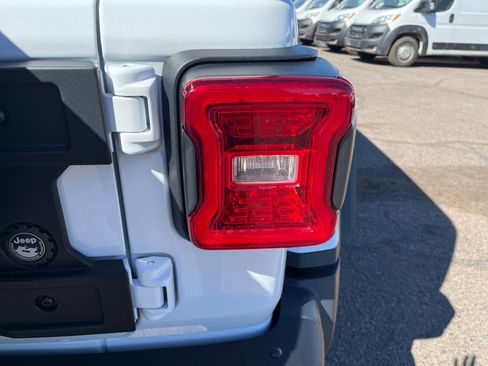 Used 2026 Jeep Wrangler Unlimited Rubicon image 28