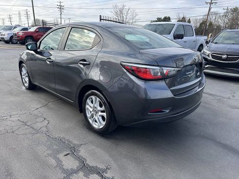 Used 2017 Toyota Yaris iA image 7