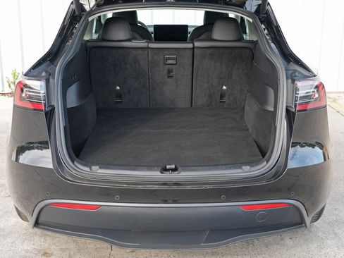 Used 2021 Tesla Model Y Performance image 10