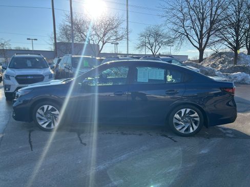 Used 2025 Subaru Legacy Limited w/ Popular Package #2 image 4