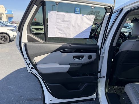 New 2025 Honda Pilot EX-L image 15
