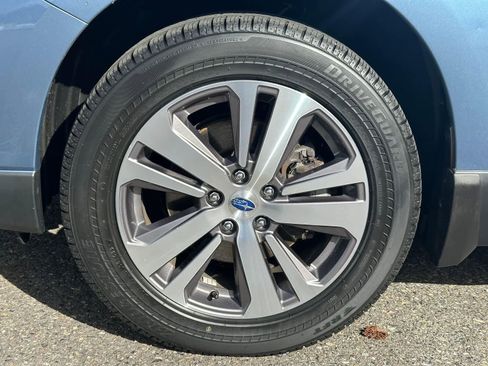 Used 2018 Subaru Outback 2.5i Limited w/ 50th Anniversary Edition image 8