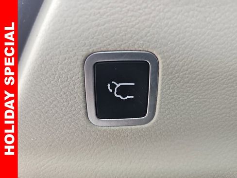 Used 2017 Chrysler Pacifica Limited w/ UConnect Theater Package image 14