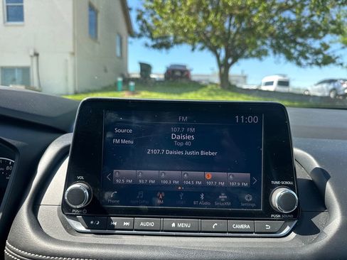 Used 2024 Nissan Rogue SV AWD/4WD image 15