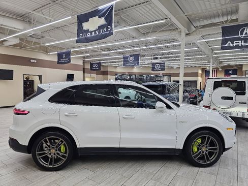 Used 2020 Porsche Cayenne E-Hybrid image 6