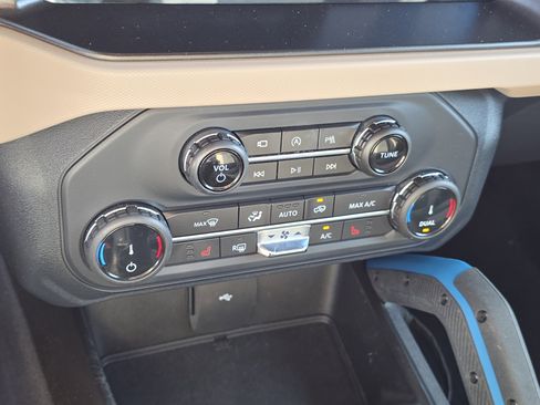 Used 2022 Ford Bronco Wildtrak image 25