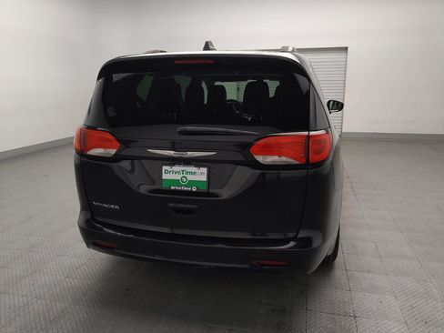 Used 2021 Chrysler Voyager Lxi FWD image 7
