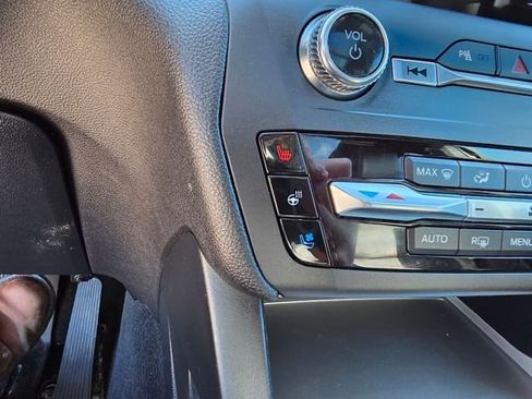 Used 2020 Ford Explorer Limited image 25