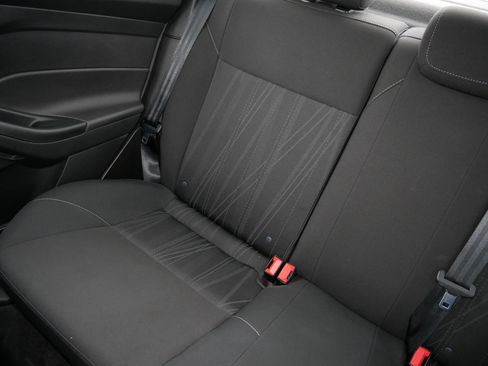 Used 2018 Ford Focus S image 12