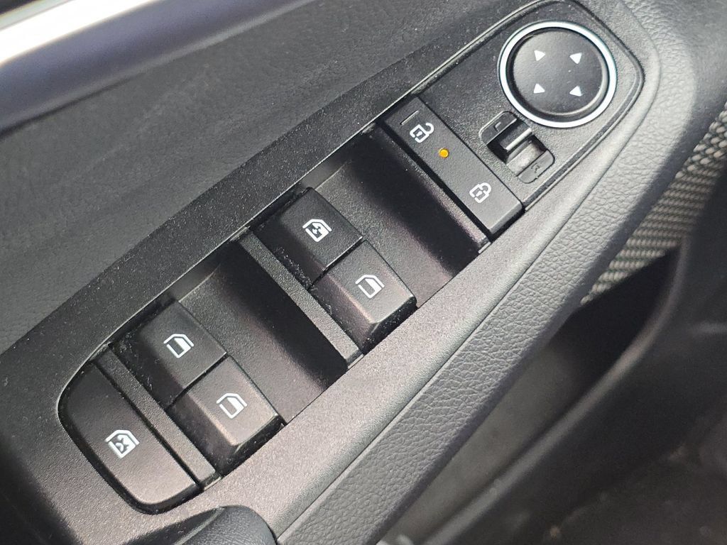 Used 2024 Kia Seltos EX FWD image 24