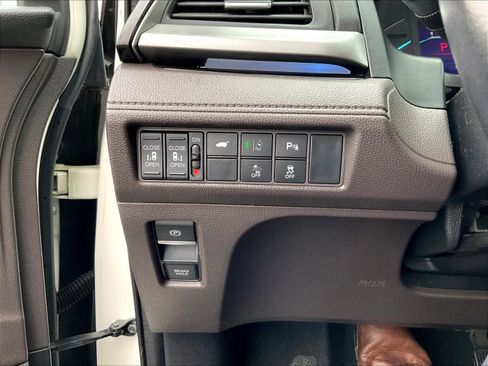 Used 2018 Honda Odyssey Elite image 39