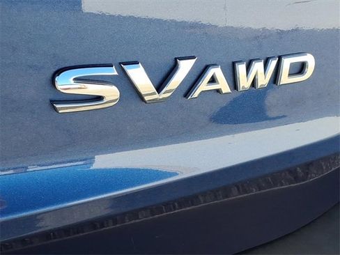 Used 2023 Nissan Rogue SV image 9