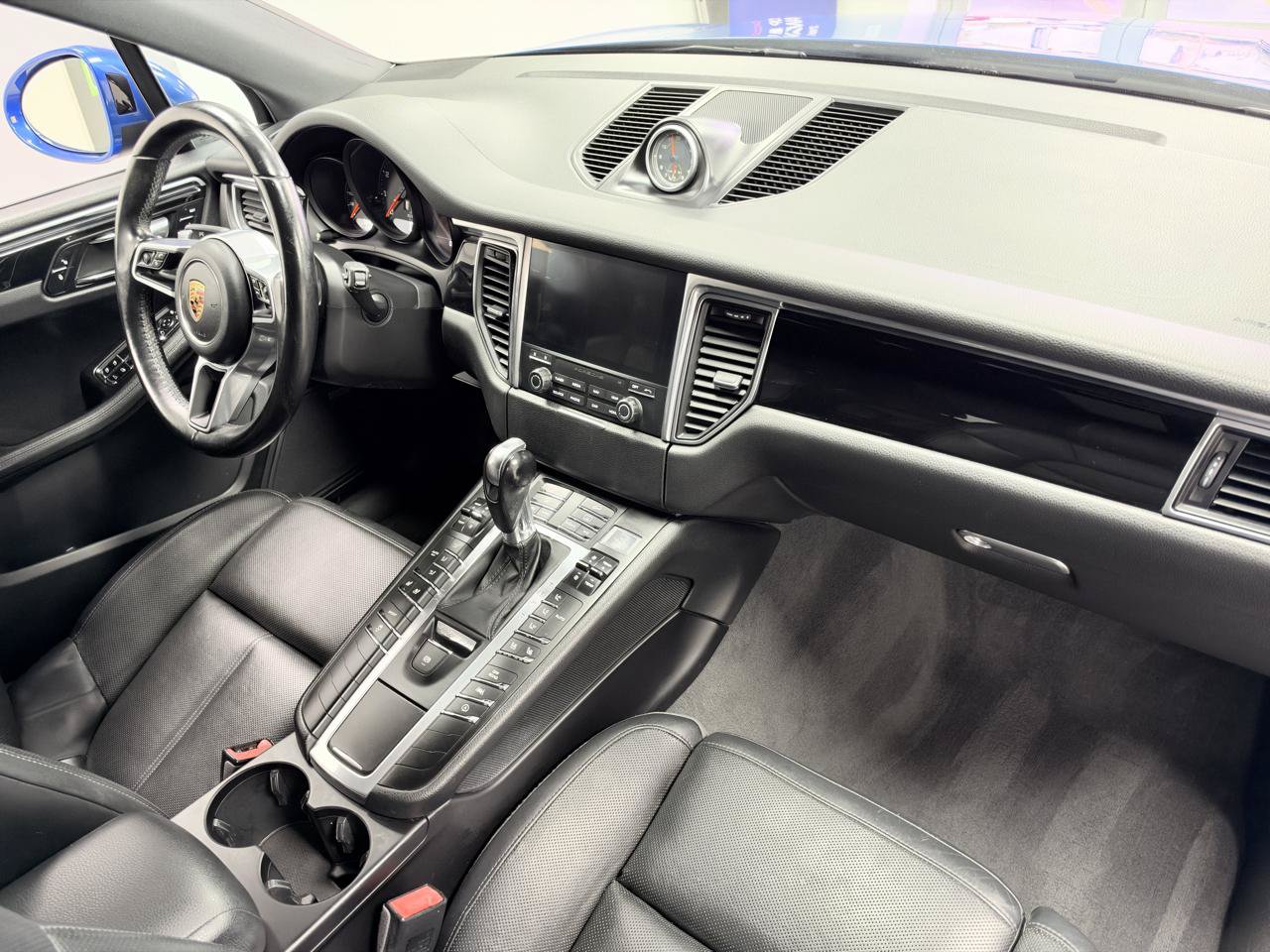 Used 2017 Porsche Macan AWD/4WD image 24